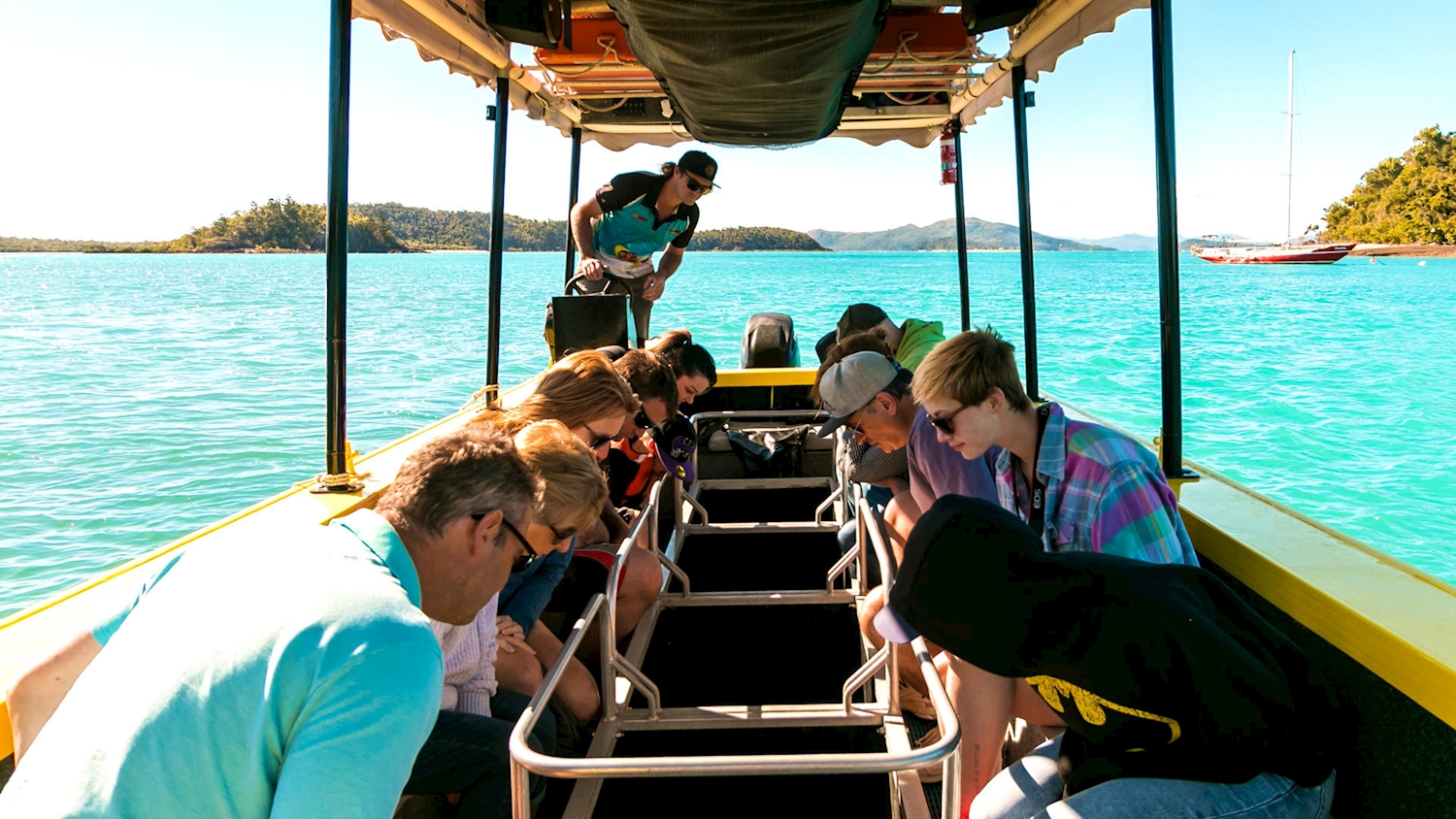 airlie beach overnight boat tours